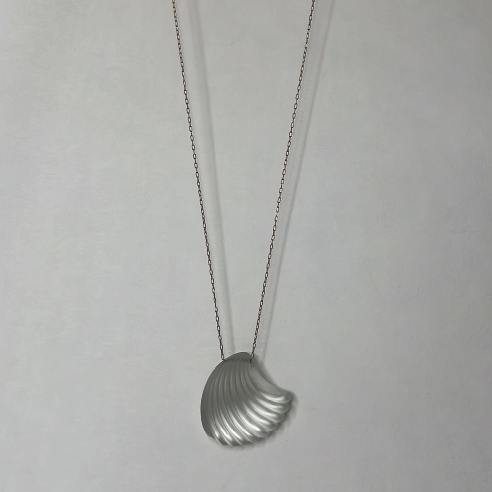 Vintage art deco shell necklace - Picture 6 of 7